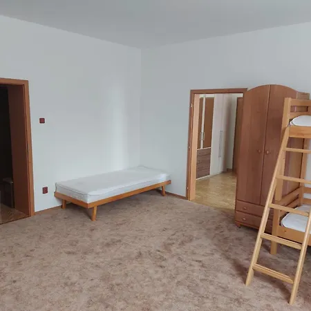 Apartman Nova Cerekev شقة *