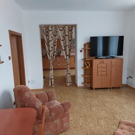 شقة Apartman Nova Cerekev *