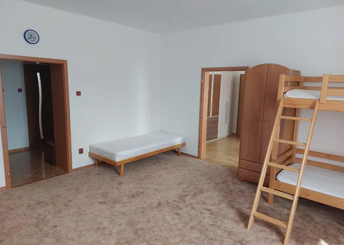 Apartman Nova Cerekev شقة *